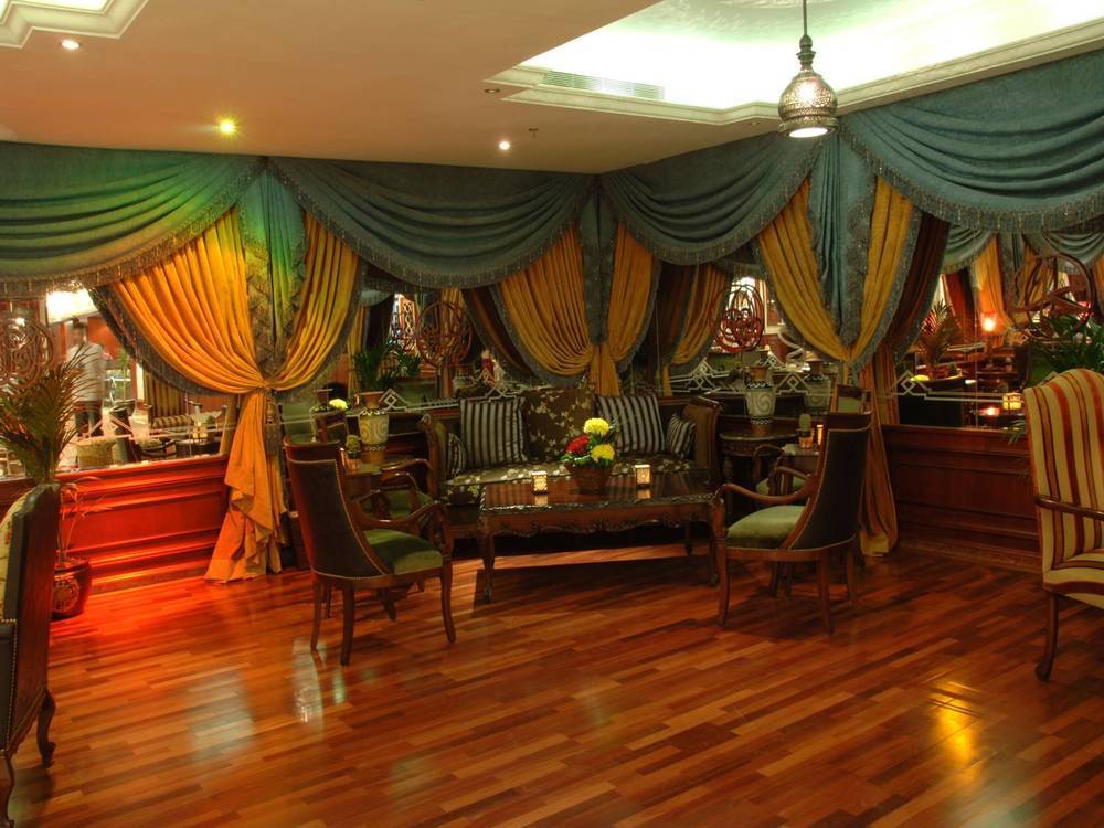Al Shohada By Palm Rich Makkah Hotell Mekka Exteriör bild The interior of the restaurant