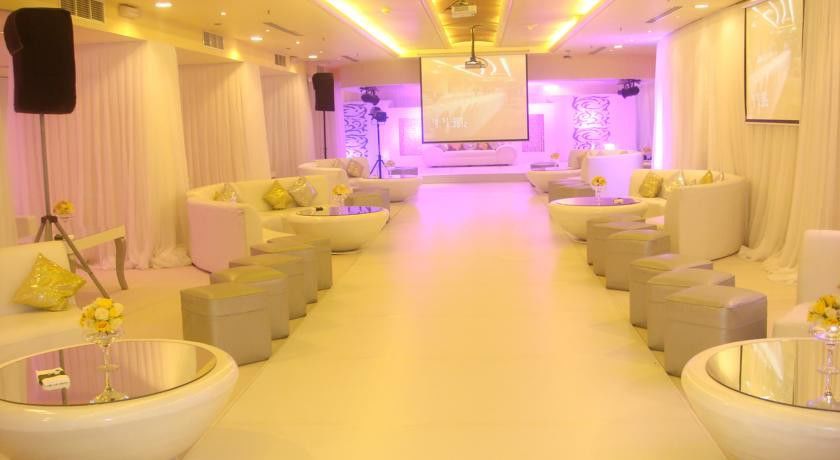 Al Shohada By Palm Rich Makkah Hotell Mekka Exteriör bild The interior of the club